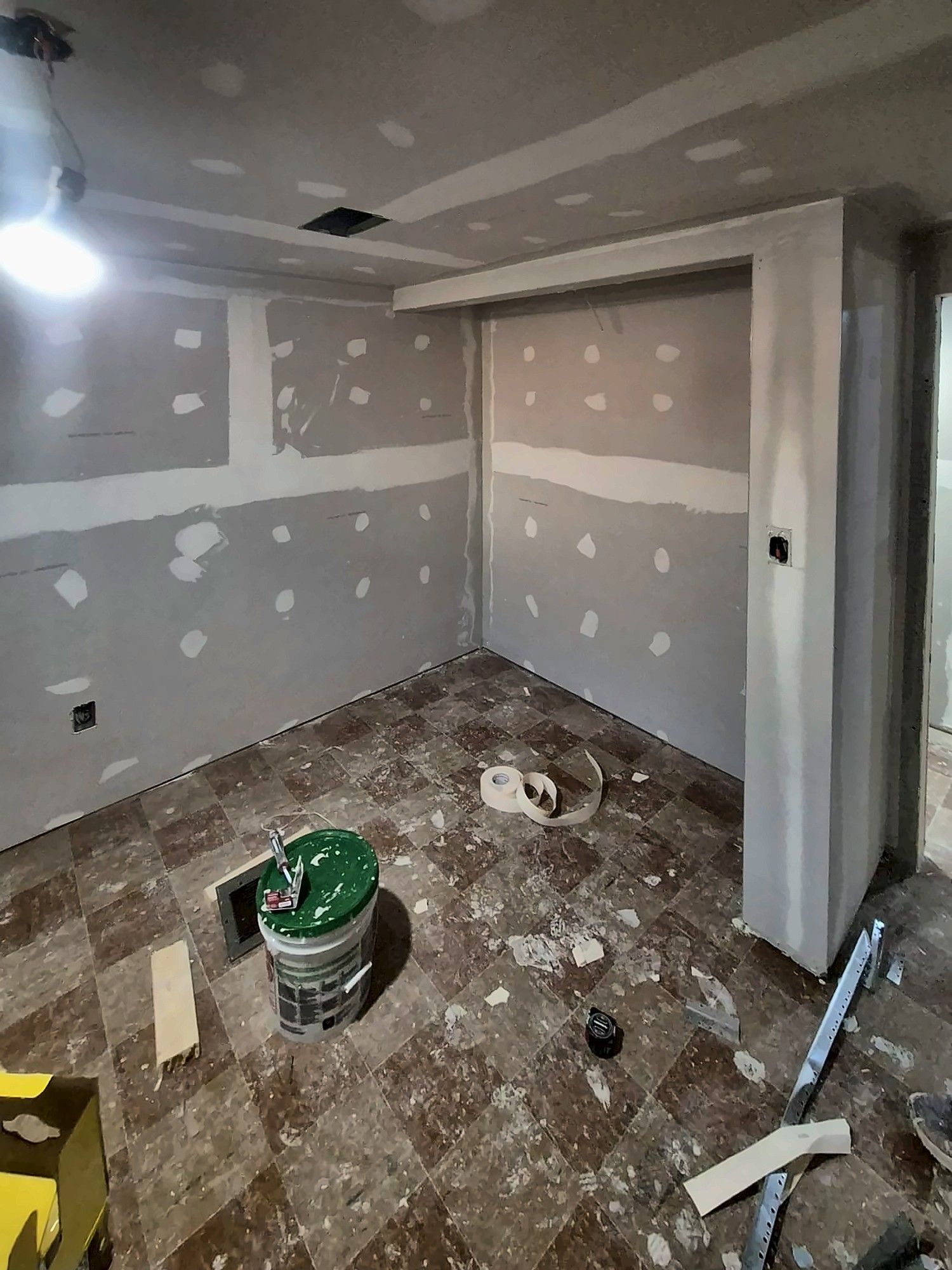 Drywall patching, alternate angle